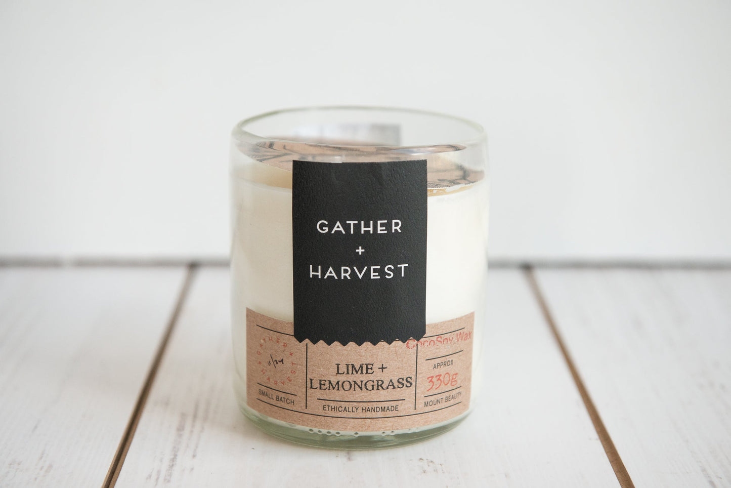 The best Handmade Lime & Lemongrass CocoSoy Candle in Australia. It is eco-friendly and made from 100% natural cocosoy wax. Buy online.