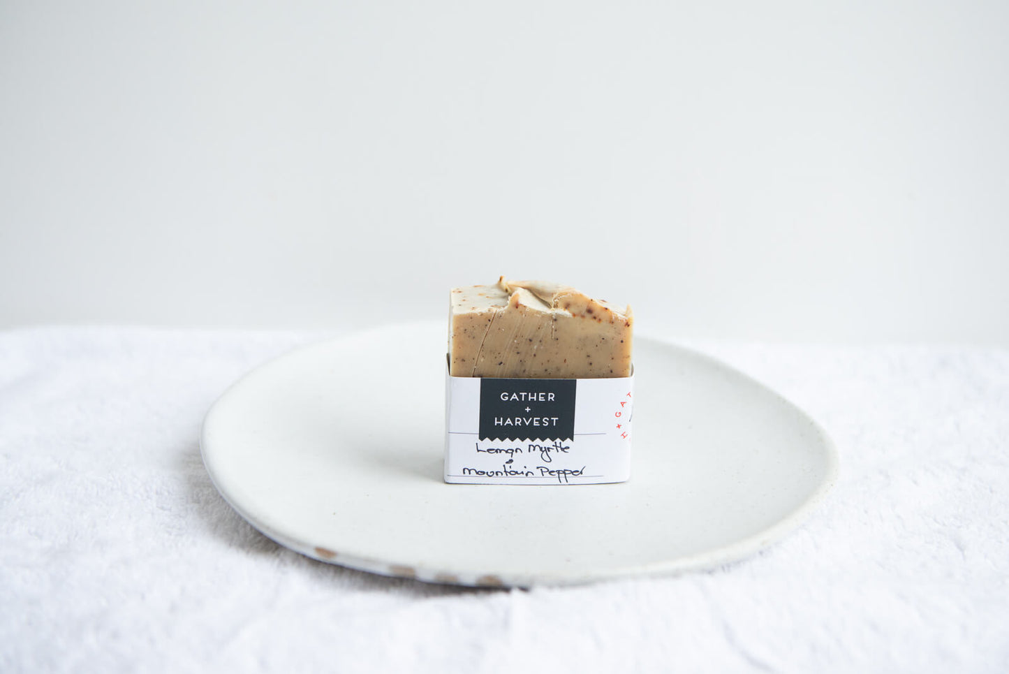 This handmade natural soap with Lemon Myrtle & Mountain Pepper Leaf deeply nourishes your skin