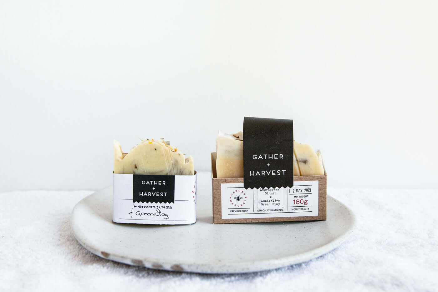 This handmade natural soap with Lemongrass, Ginger & Yellow Clay deeply nourishes your skin