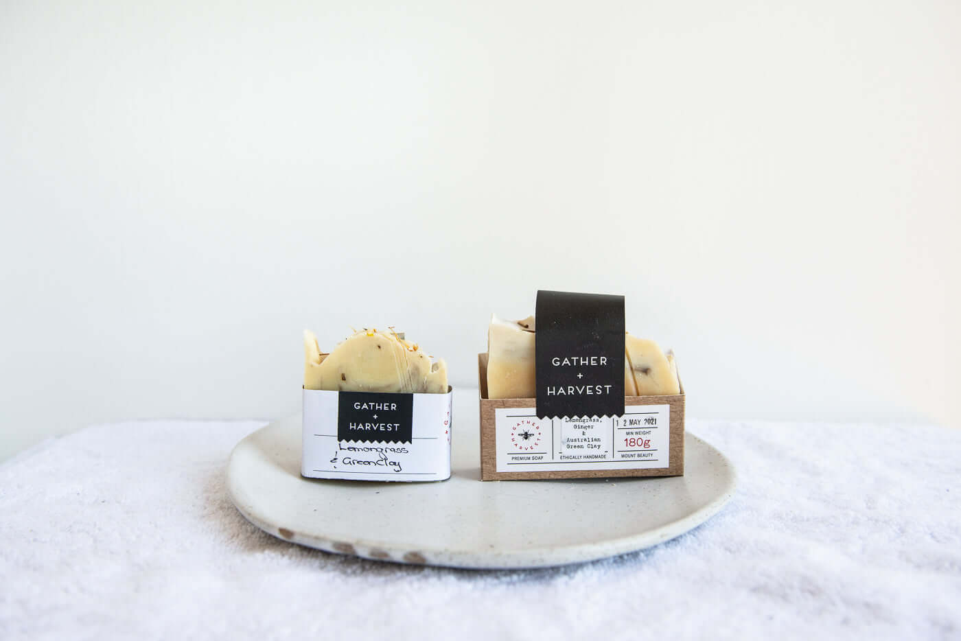 This handmade natural soap with Lemongrass, Ginger & Yellow Clay deeply nourishes your skin