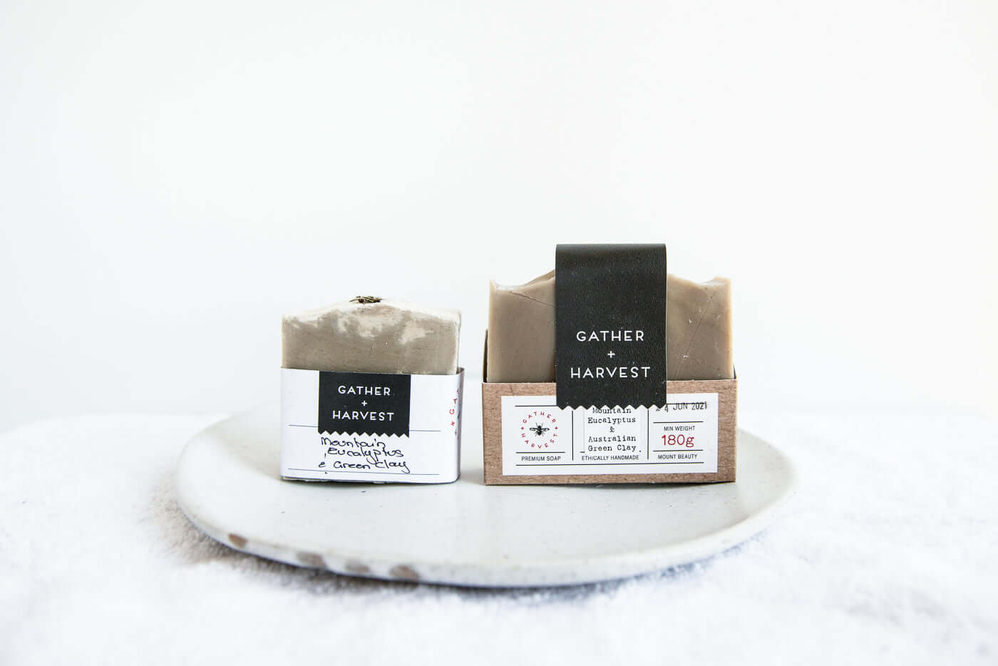 This handmade natural soap with Mountain Eucalyptus & Australian Green Clay Soap deeply nourishes your skin