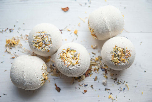 The natural vegan bath bombs with Lemongrass & Green Clay are perfect for moments of self care