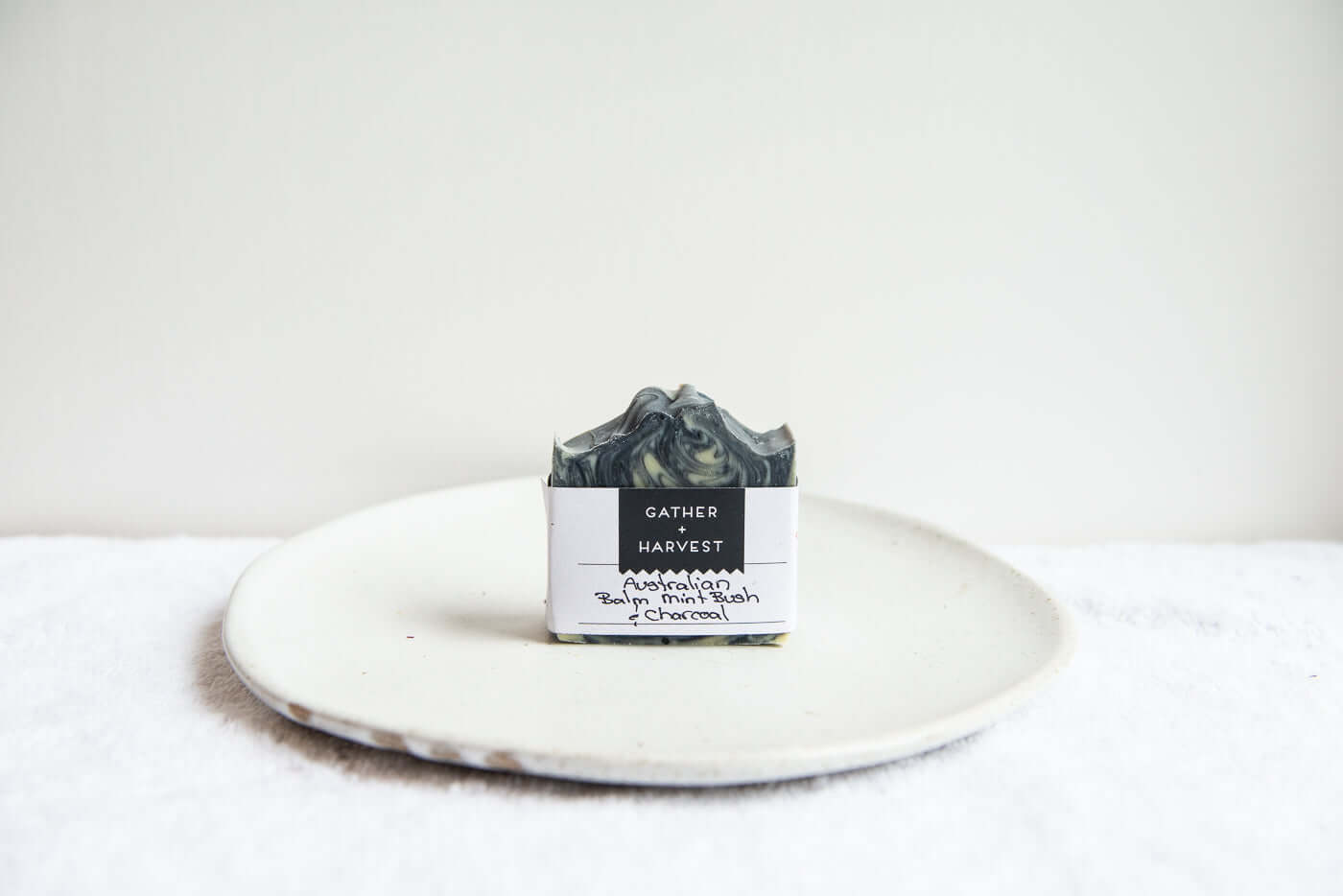 This handmade natural soap with Australian Balm Mint Soap deeply nourishes your skin