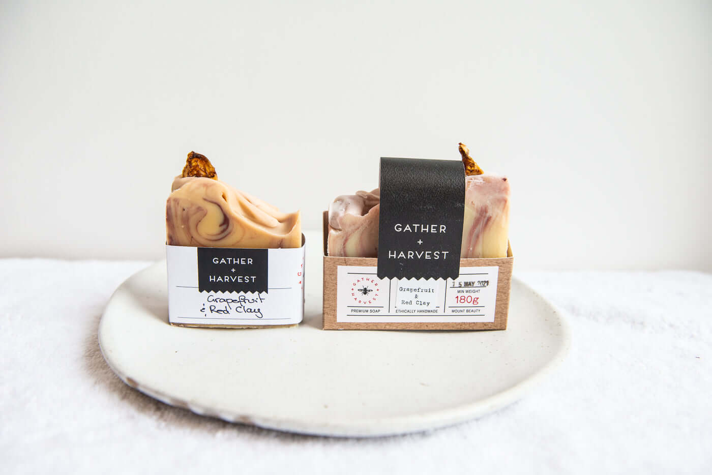 This handmade natural soap with Grapefruit & Australian Pink Clay Soap deeply nourishes your skin