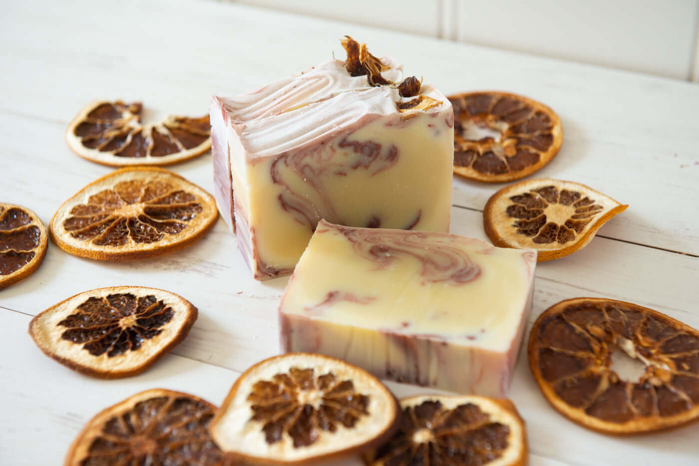 This handmade natural soap with Grapefruit & Australian Pink Clay Soap deeply nourishes your skin