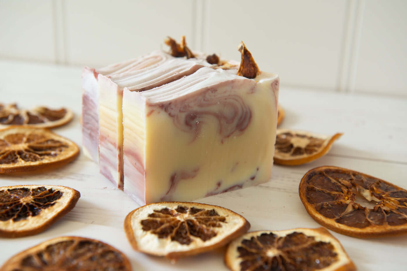 This handmade natural soap with Grapefruit & Australian Pink Clay Soap deeply nourishes your skin