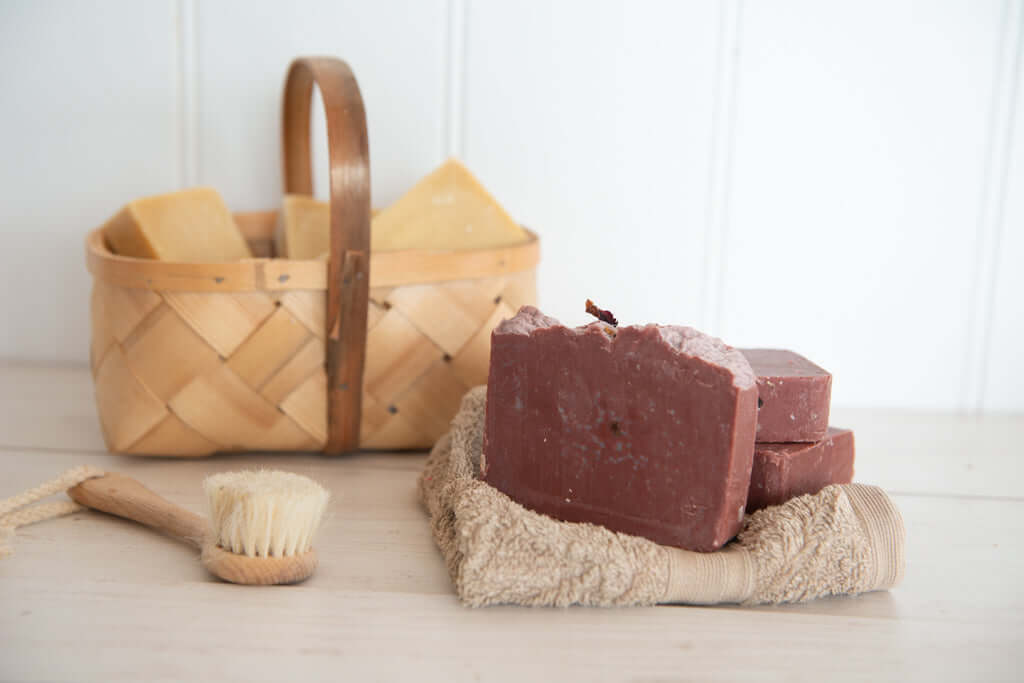 This handmade natural soap with Rose Geranium, Ylang Ylang & Australian Red Clay Soap deeply nourishes your skin